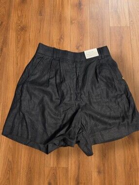 Abercrombie & Fitch Ultra High Rise Shorts • NWT • Size 28